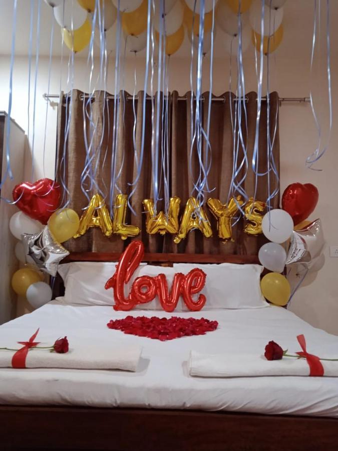 Vinee'S Kitchen And Motel Koynanagar Ngoại thất bức ảnh